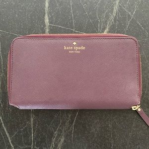Kate Spade travel wallet. NWOT.